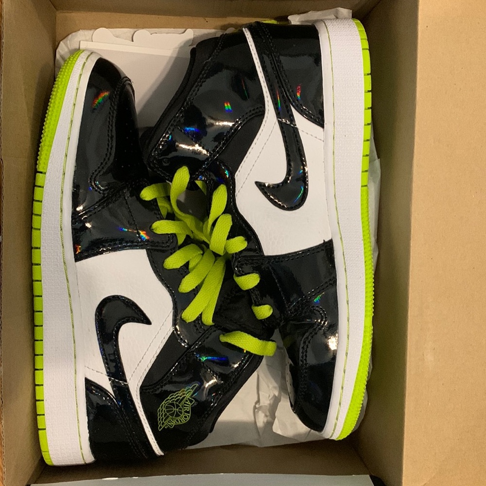 Jordan 1 mid